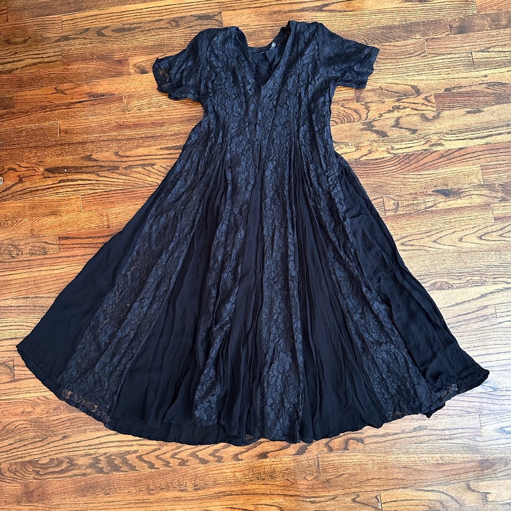 Nostalgia Black Lace Maxi Dress